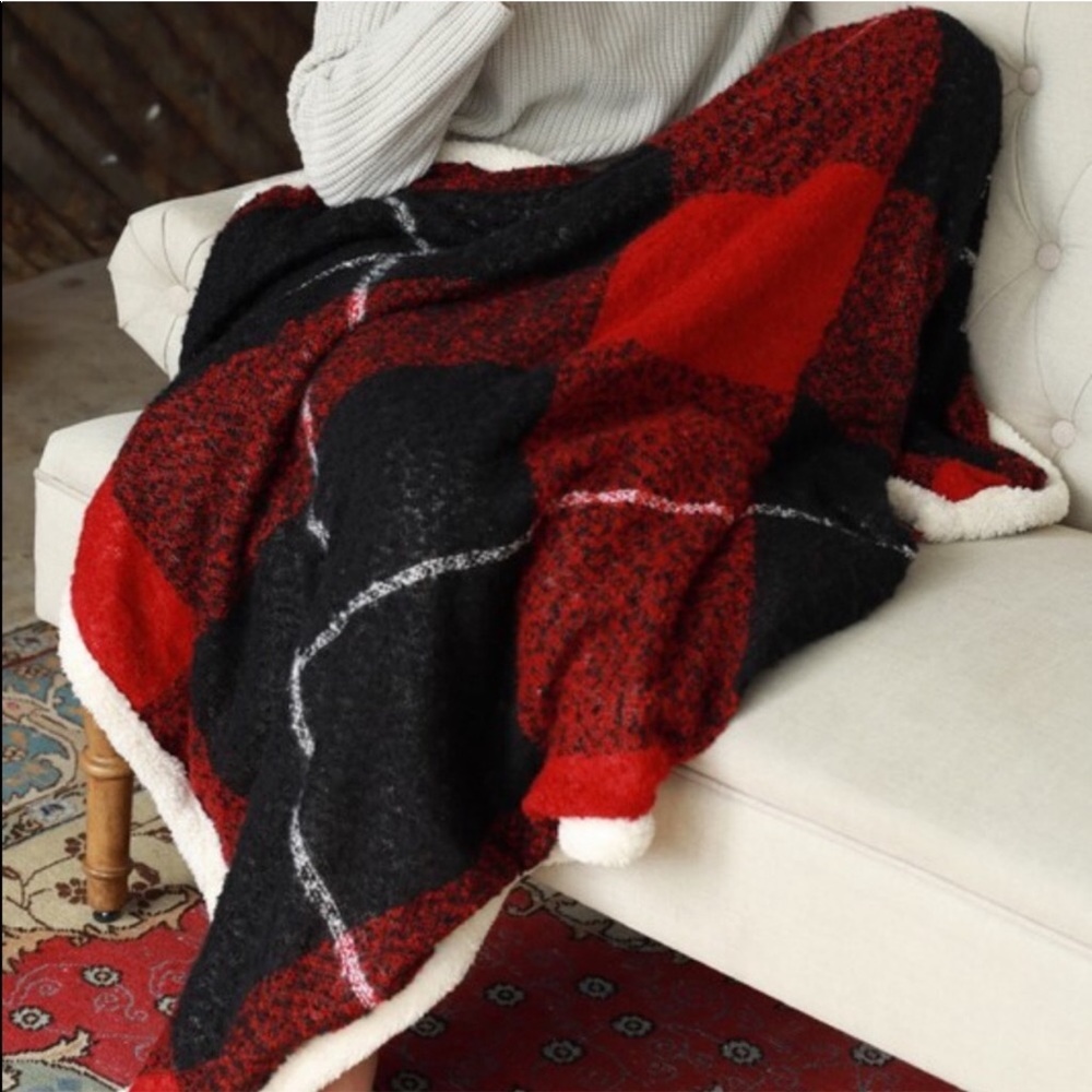 Aimee Luxury Plaid Boucle Sherpa Blanket - Picture 2 of 6